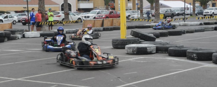 Niños de escasos recursos vibraron con la velocidad del Rally Karting